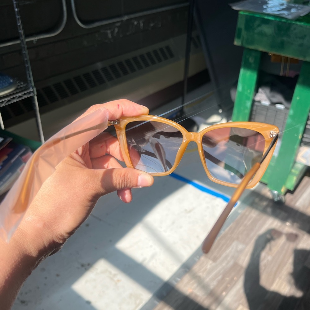 Sunglasses - Picture 3 of 4